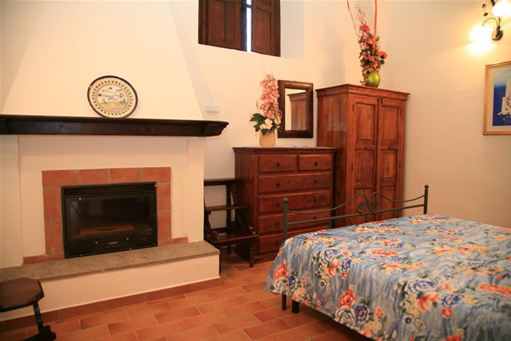 Agriturismo Toscanella Montebello ภายนอก รูปภาพ
