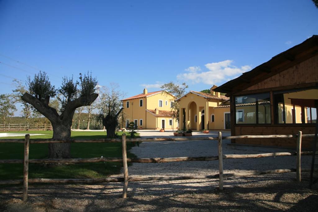 Agriturismo Toscanella Montebello ภายนอก รูปภาพ