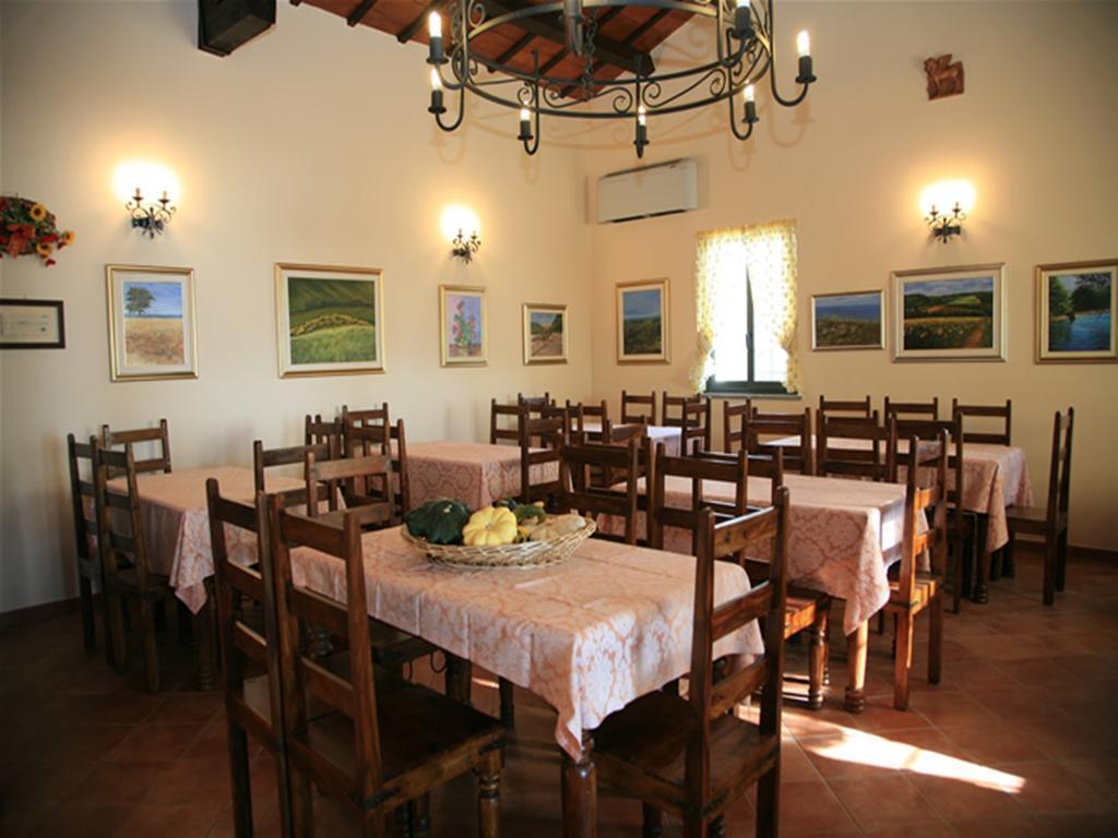 Agriturismo Toscanella Montebello ภายนอก รูปภาพ